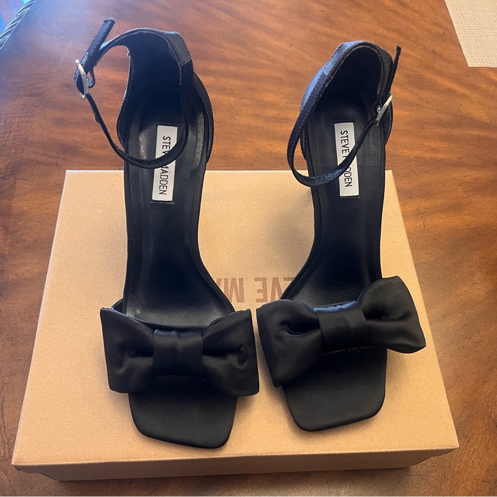 Steve Madden Satin Bow Heel